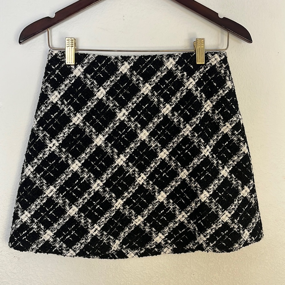 Zara’s Collection black and white plaited mini skirt